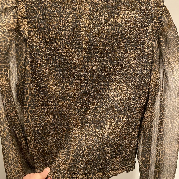 Walter Baker v neck top blouse smocked size small - Picture 3 of 4